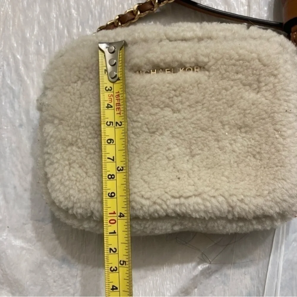 Michael Michael Kors JET SET TRAVEL SMALL SHEARLING CROSSBODY